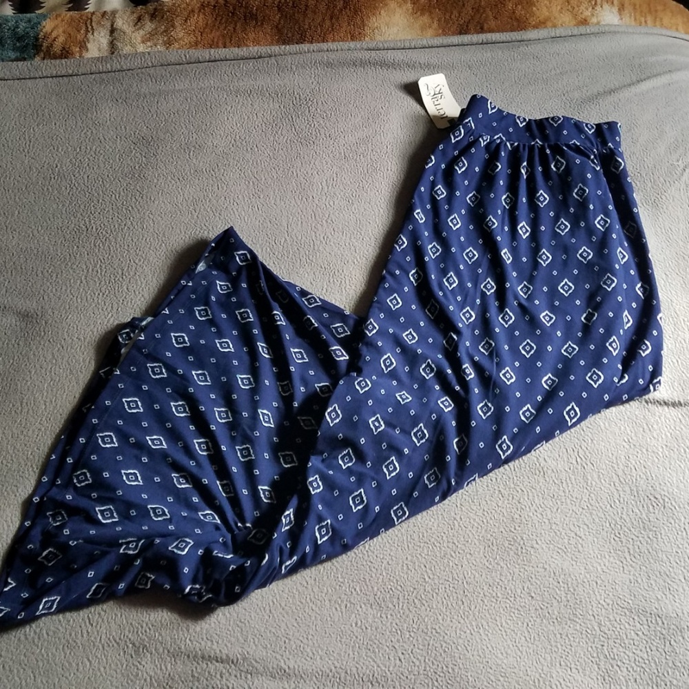 5 for 15! Terra & Sky NWT Navy Printed Maxi Skirt